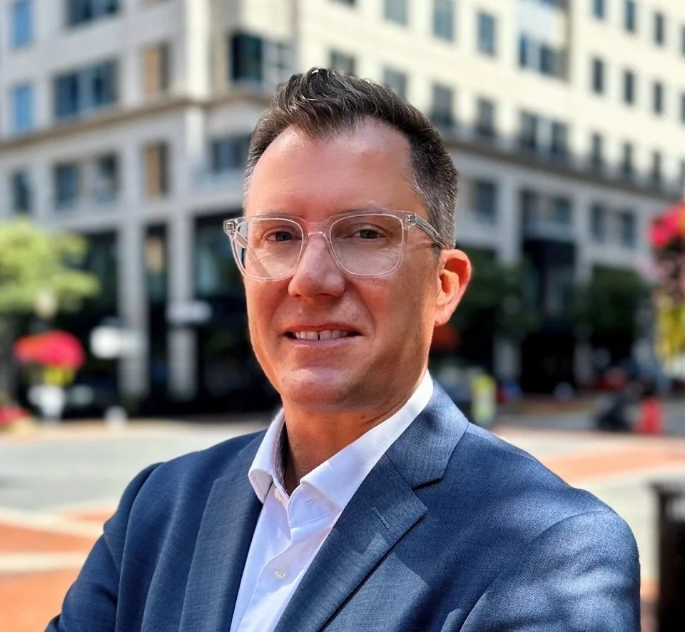 Headshot photo of Colin Stiles
